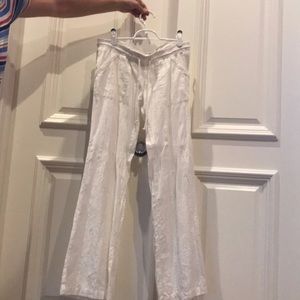 White billabong linen pants